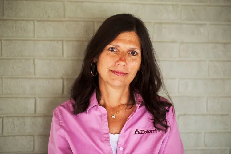 A picture of an Eckert's female employee, Sarah Lanxon