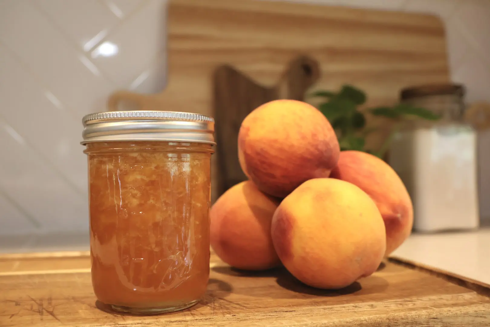 Peach Jam Class-peach jar and peaches