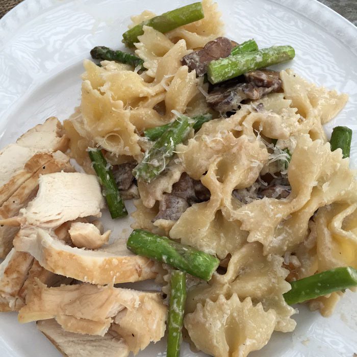 A picture of Farfalle with Asparagus, Bacon & Mushrooms