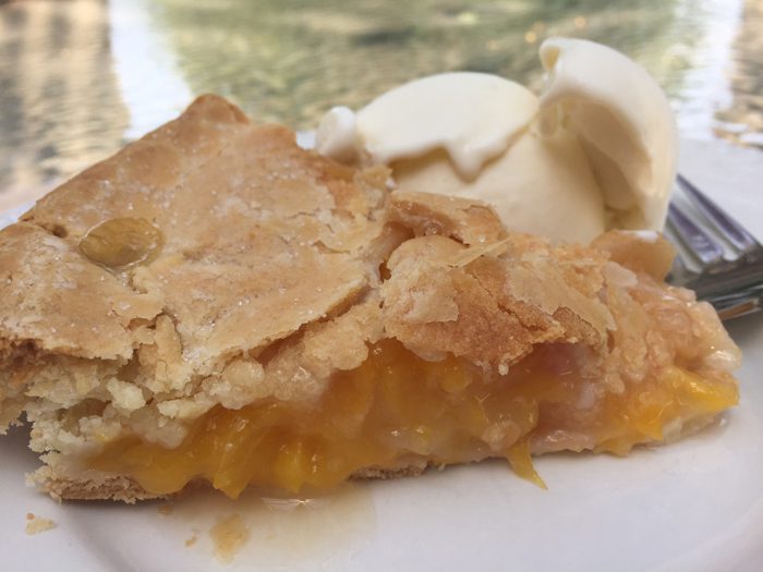 Homemade Peach Pie with Fresh Peaches